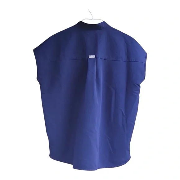 FIGS Rafaela Oversized Scrub Top Navy XS FIONx 3 Pocket Healthcare WXXSW1003 - Picture 7 of 7